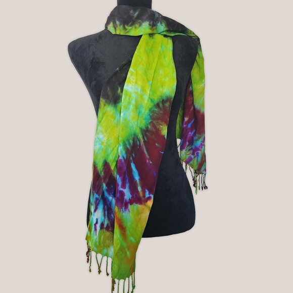NWT Zira Green & Black Tie Dye Scarf Fringe Rayon Wrap 20x70 Hand-Dyed - Picture 1 of 5